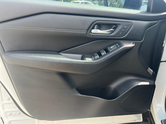 NissanRogue24