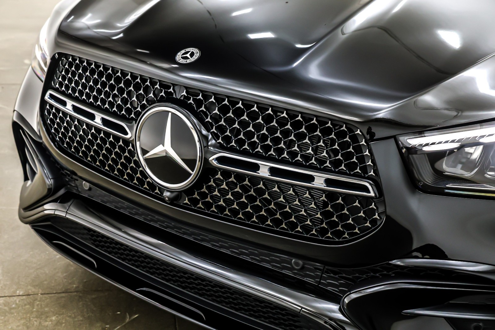 New 2026 Obsidian Black Metallic Mercedes-Benz GLE 350 image 13