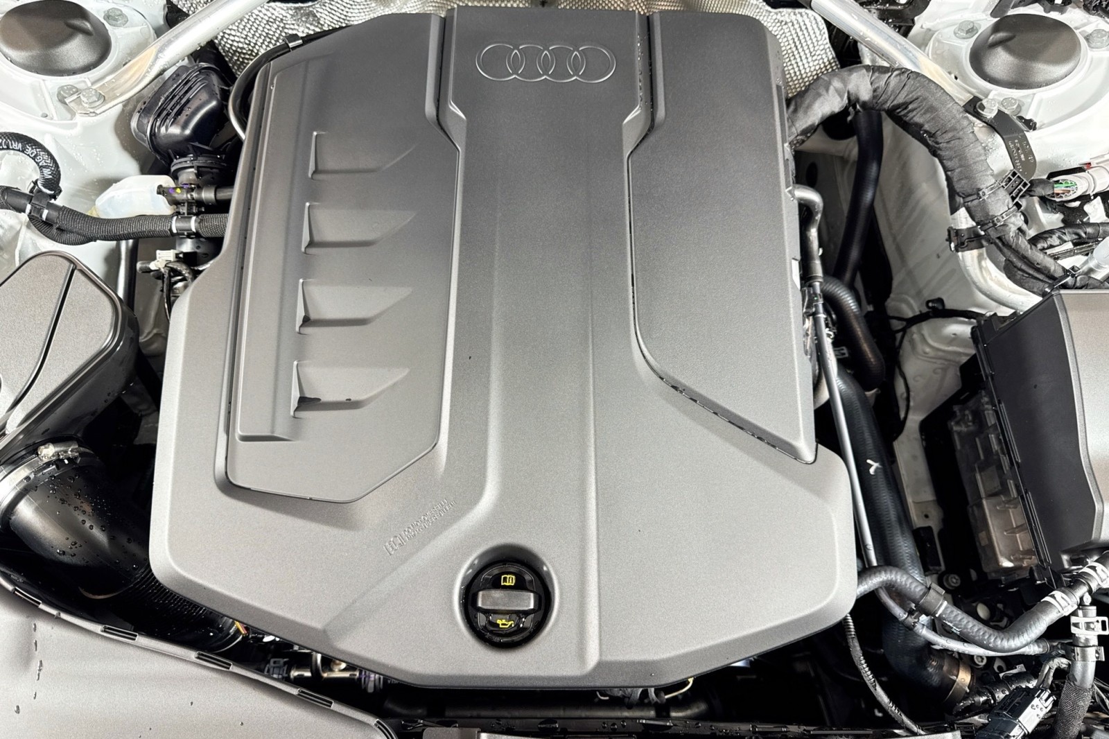 New 2025 Glacier White Metallic Audi Premium Plus 2.0 TFSI quattro image 25