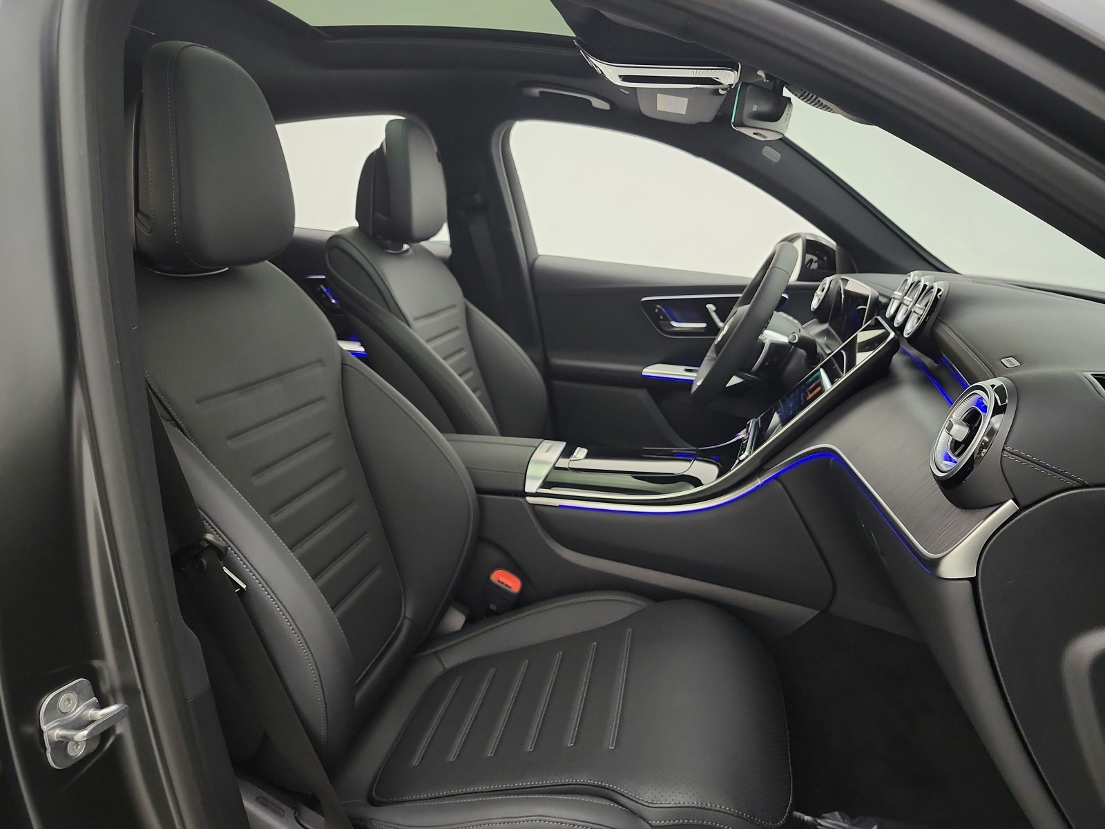 New 2026 MANUFAKTUR Graphite Grey Magno Mercedes-Benz GLC 300 image 13