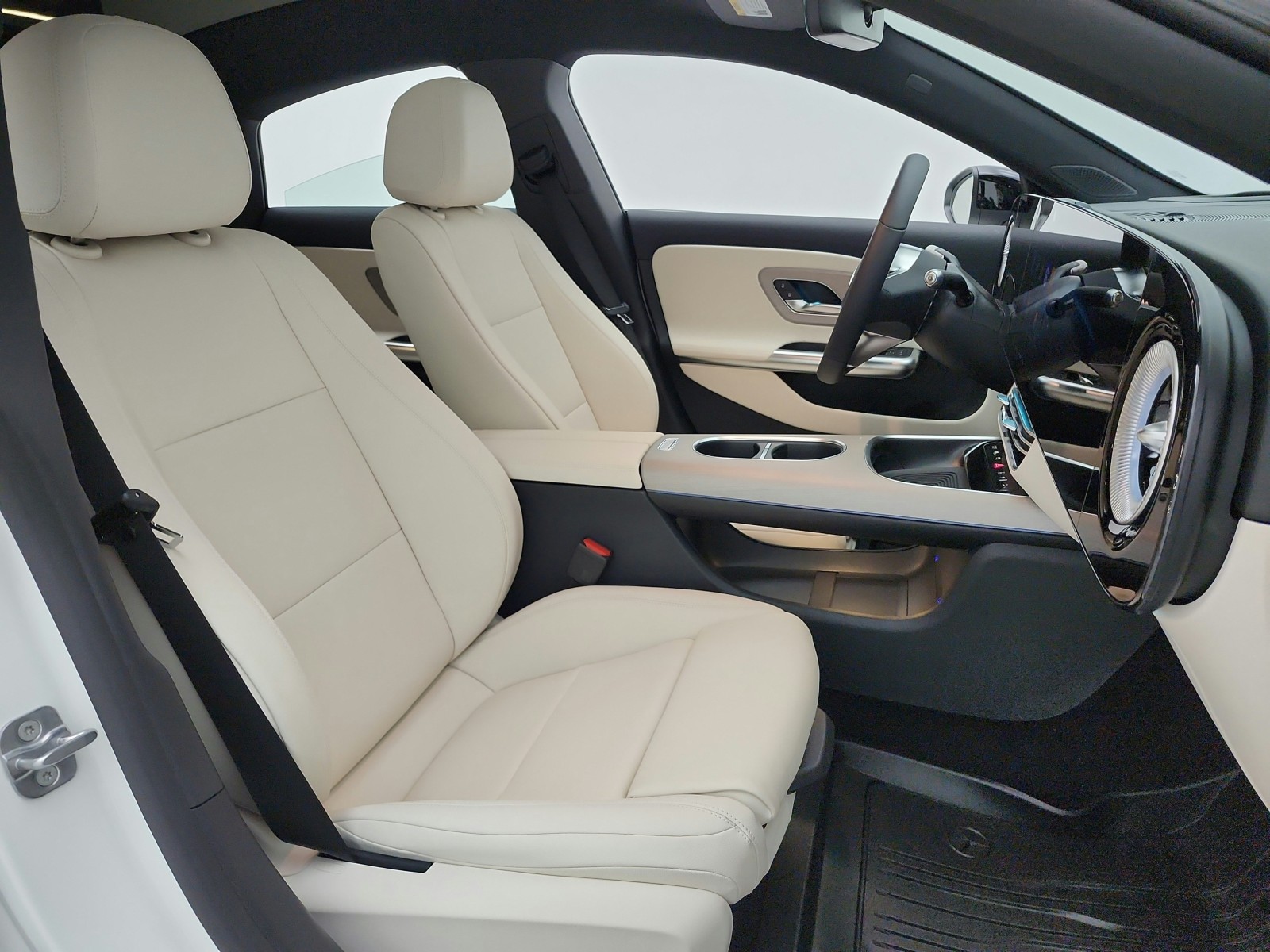 New 2027 Polar White Mercedes-Benz CLA 250+ Electric RWD image 14