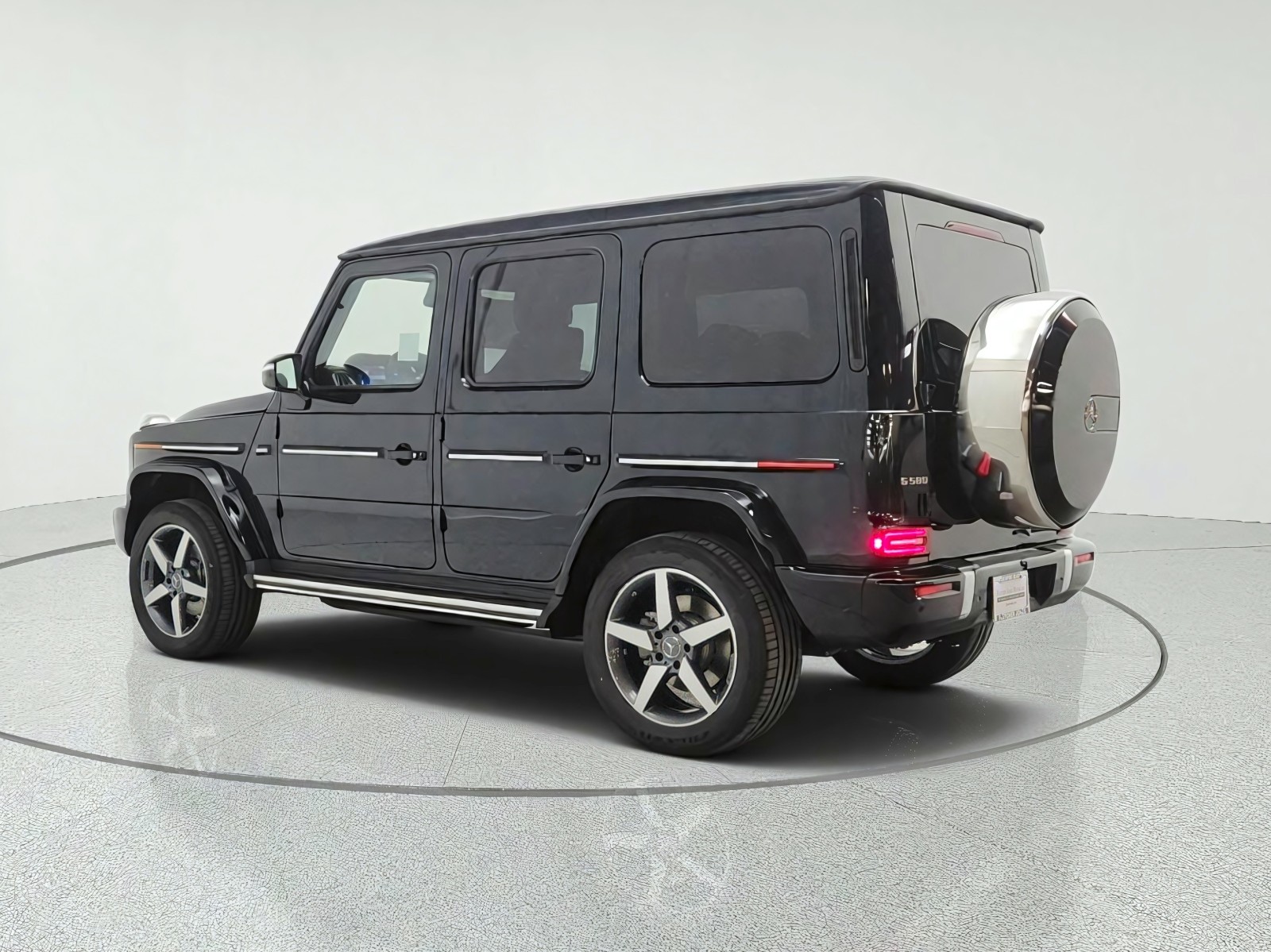 New 2027 Emerald Green Metallic Mercedes-Benz G 580e SUV image 7