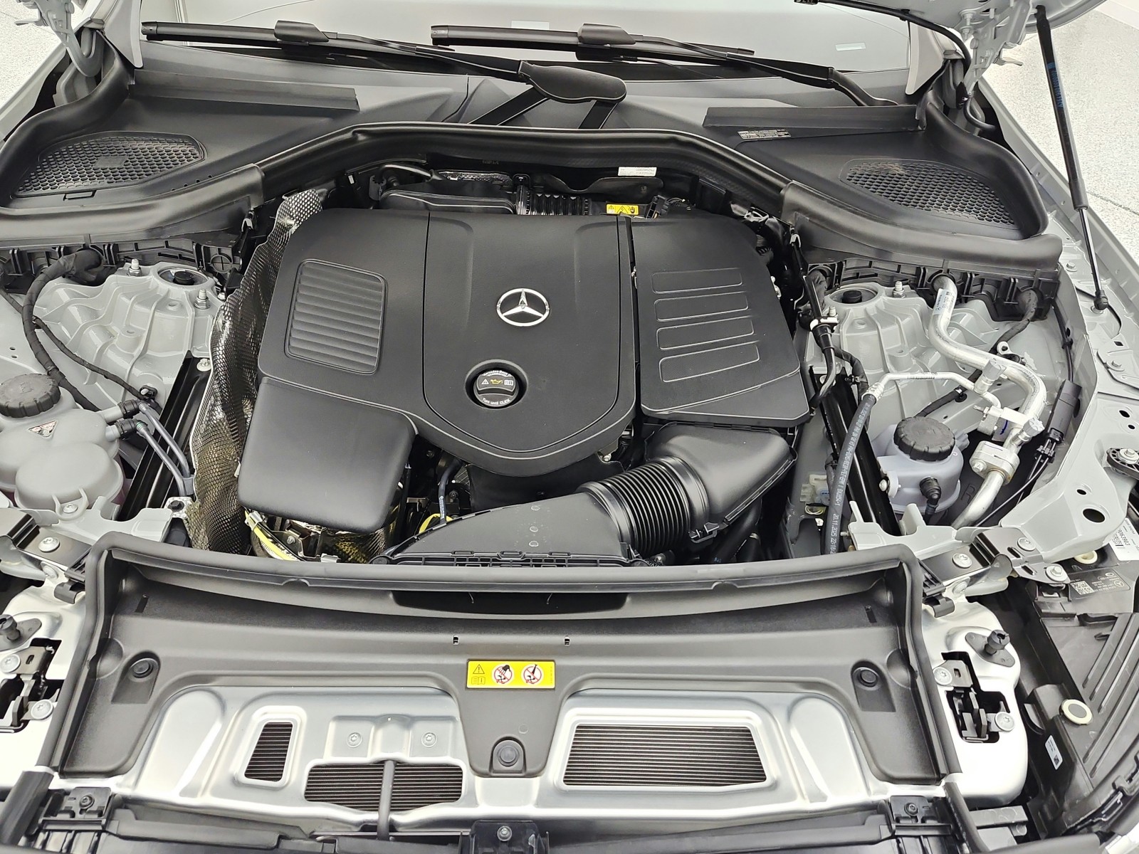 New 2026 MANUFAKTUR Alpine Grey Mercedes-Benz GLC 300 image 13