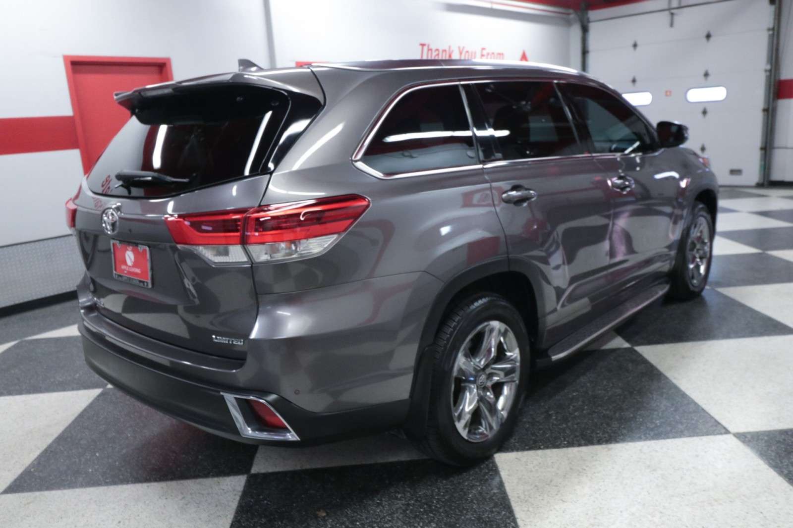 Used Car 2019 Toyota Highlander  Limited Platinum For Sale Under $30,000 In Austin, Texas