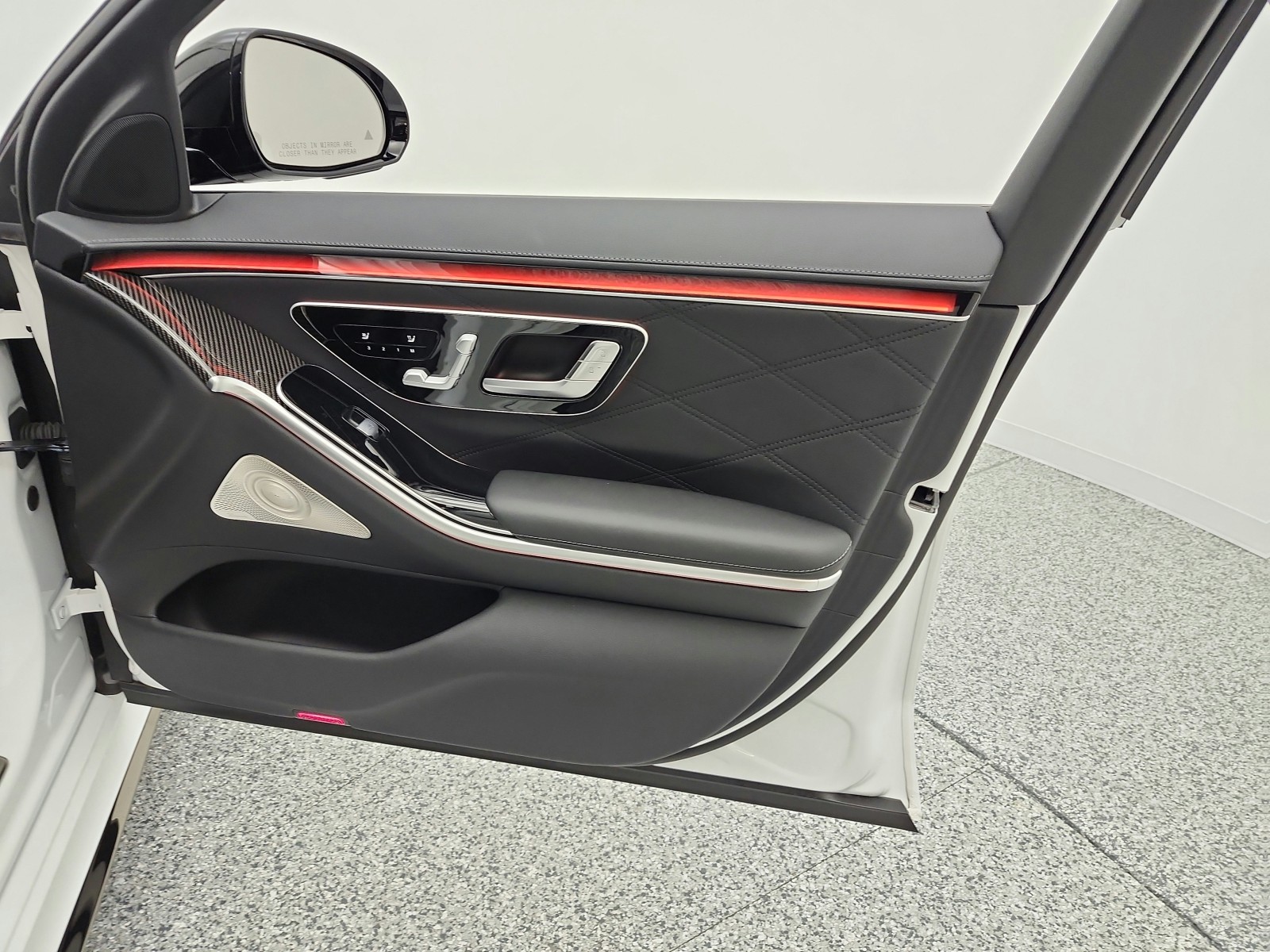 Certified Used 2025 MANUFAKTUR Moonlight White Metallic Mercedes-Benz AMG® S 63 E 4MATIC Sedan image 28