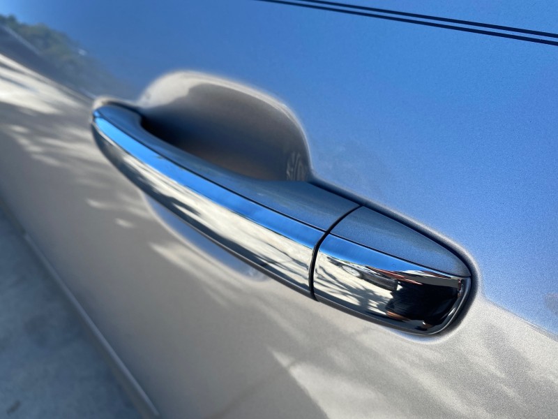 2012 Hyundai Genesis 3.8L SUNROOF PREM PKG in , 