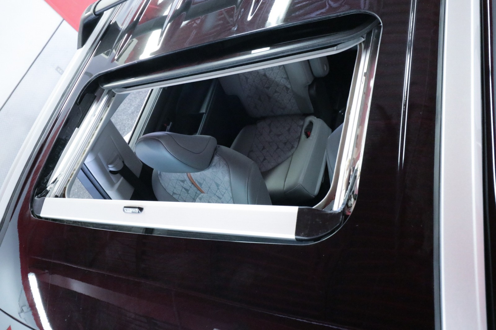 Used Car 2023 Toyota Highlander  Hybrid Bronze Edition For Sale Under $40,000 In Austin, Texas