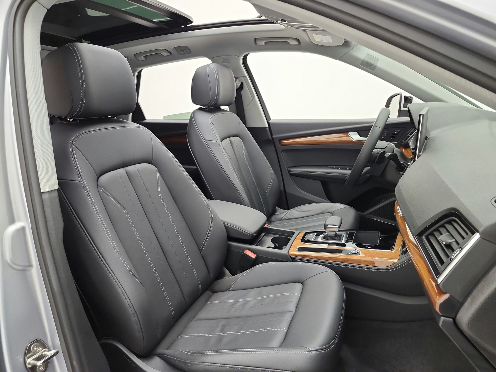 Used 2023 Florett Silver Metallic Audi S line Premium Plus image 20