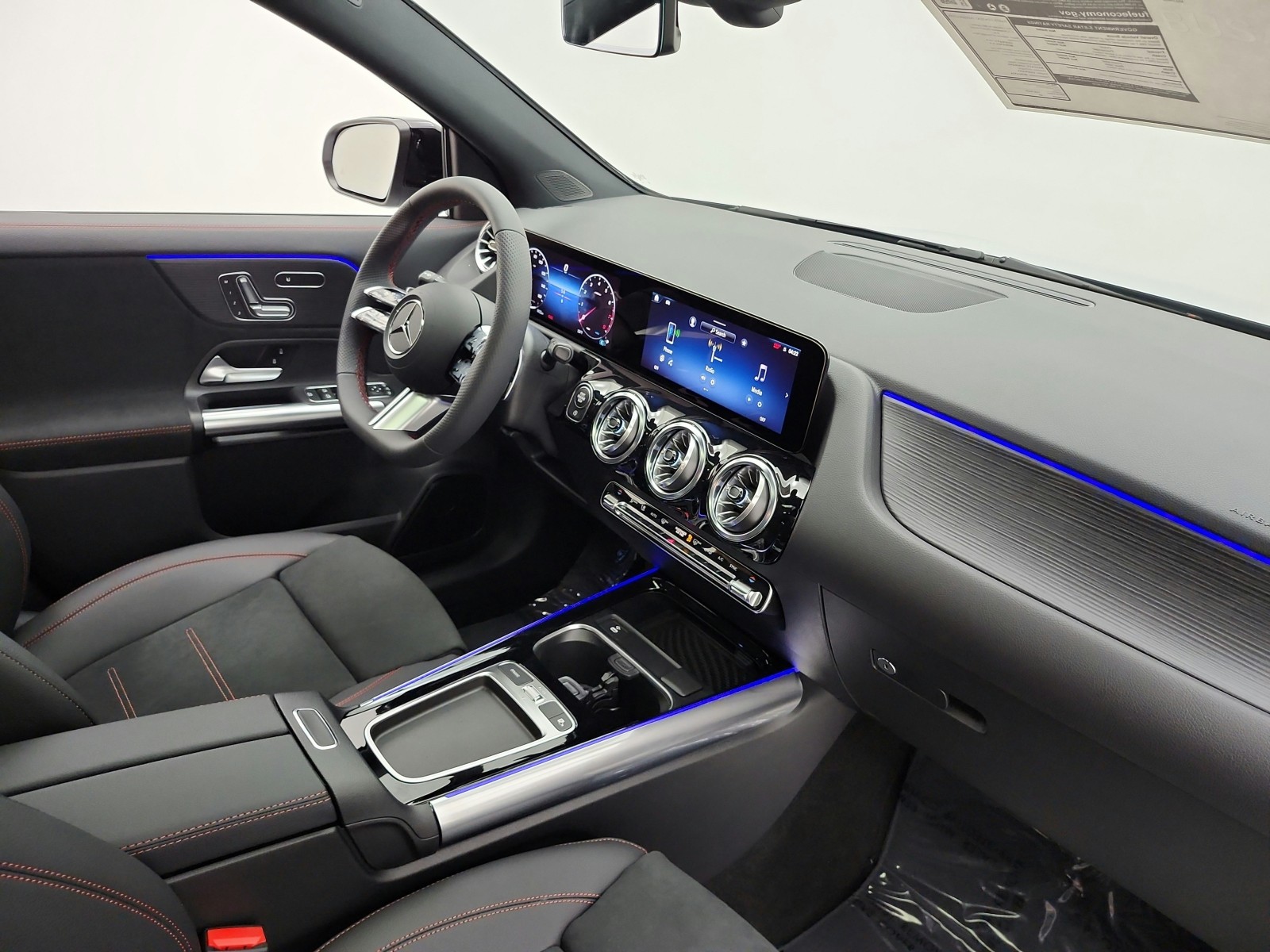 New 2026 Cirrus Silver Metallic Mercedes-Benz GLA 250 SUV image 13