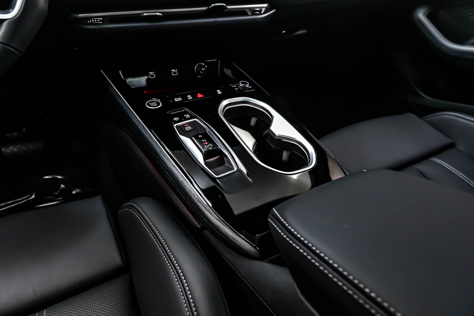 New 2026 Daytona Gray Pearl Effect Audi Premium Plus quattro image 6