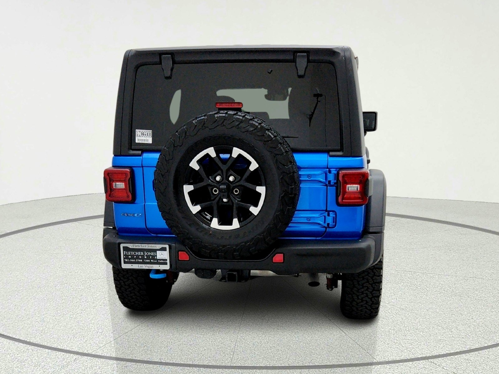 Used 2024 Hydro Blue Pearlcoat Jeep Rubicon image 10