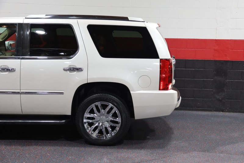 2011 Cadillac Escalade AWD 4dr Suv in , 