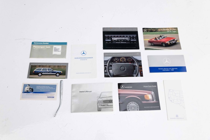 1989 Mercedes-Benz 560-Series 560 SL in ,