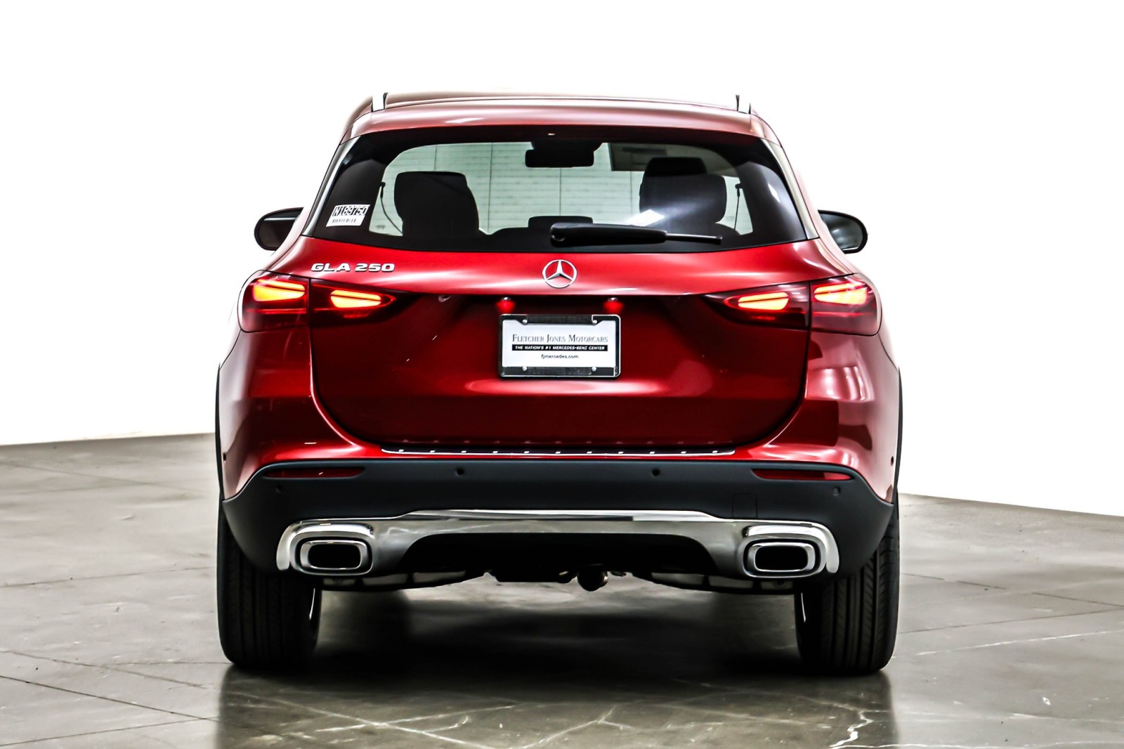 New 2026 MANUFAKTUR Patagonia Red Metallic Mercedes-Benz GLA 250 image 3