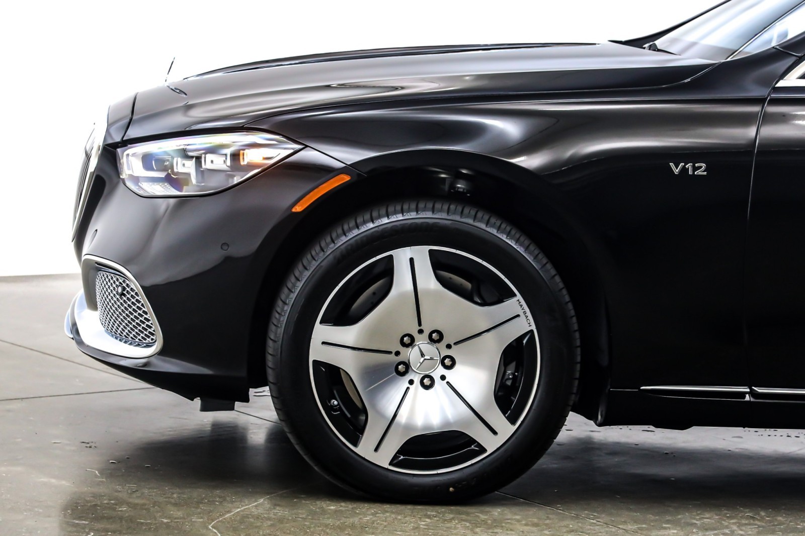New 2026 Obsidian Black Metallic Mercedes-Benz Maybach S 680 image 10