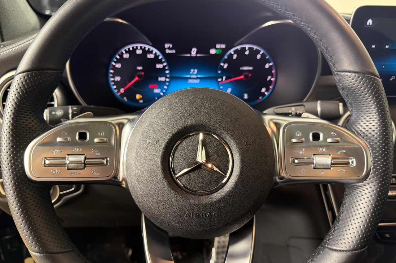 Used 2022 Black Mercedes-Benz GLC 300 image 21