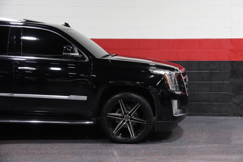 2016 Cadillac Escalade Luxury Collection 4WD 4dr Suv in , 