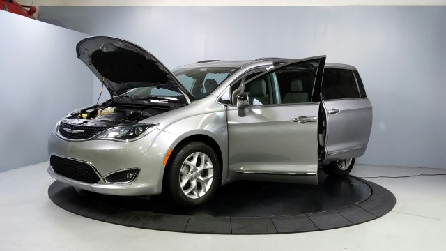 2020 Chrysler Pacifica Limited 11