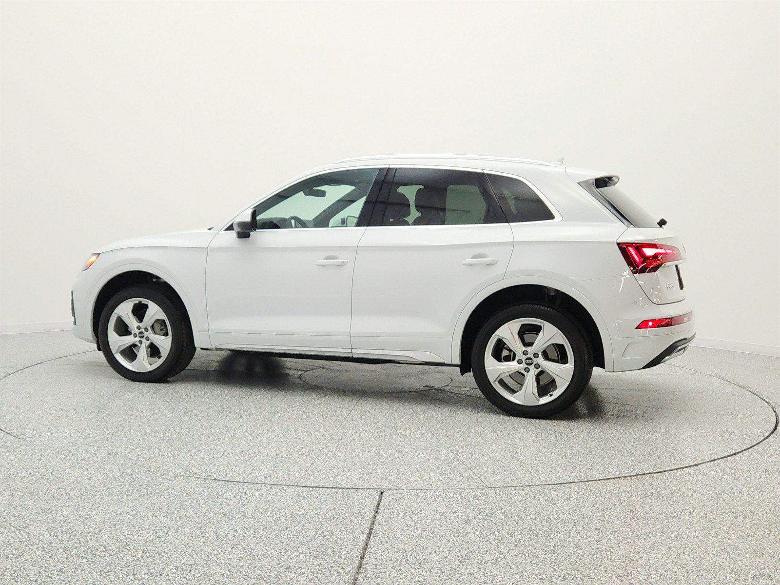 Used 2021 Glacier White Metallic Audi Premium Plus 45 TFSI quattro image 8