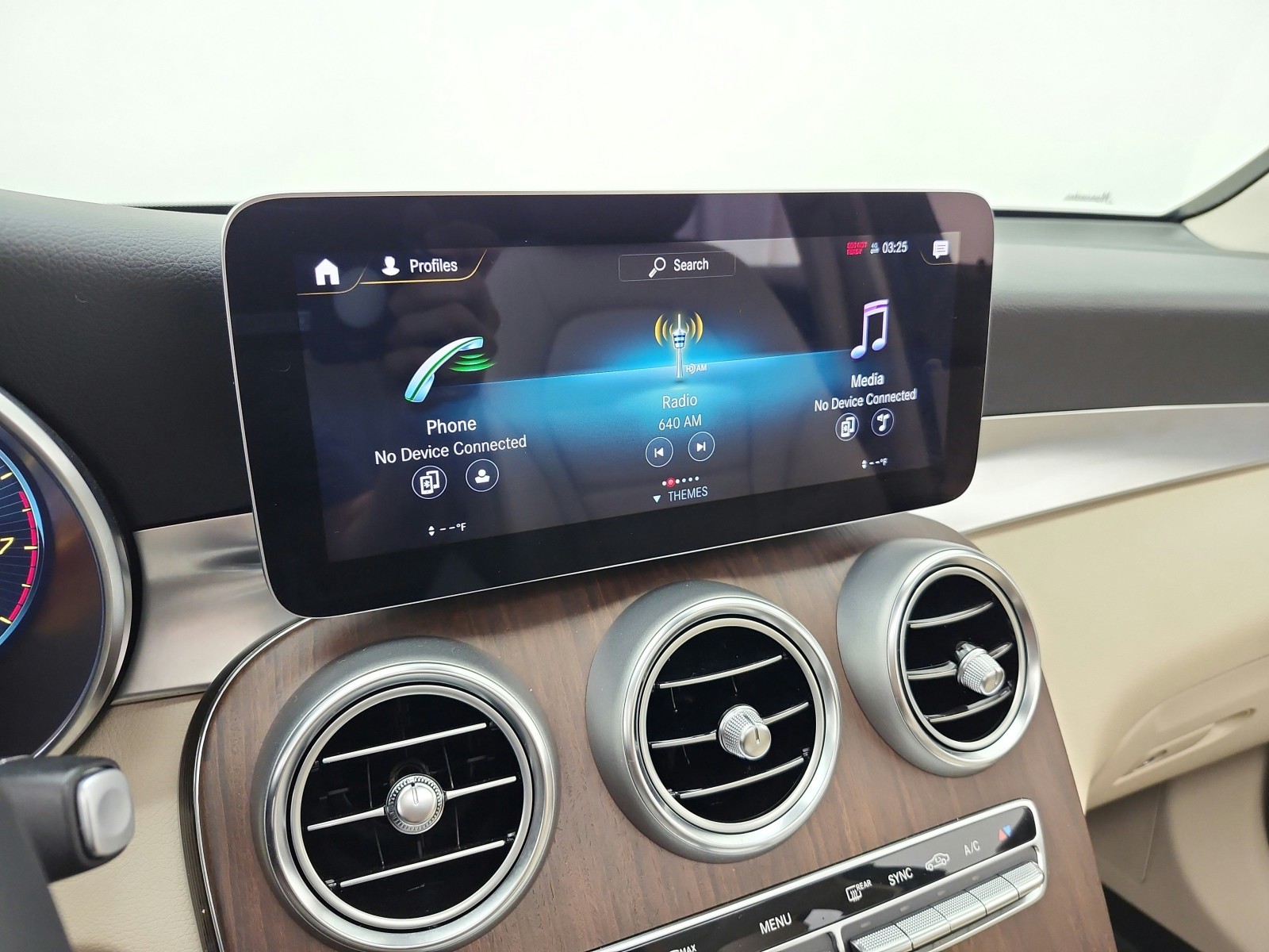 Used 2022 Mojave Silver Metallic Mercedes-Benz GLC 300 SUV image 13