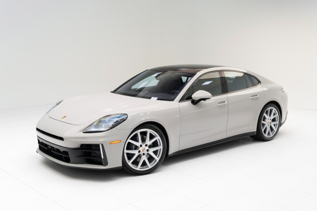 2025  Panamera 4 in , 