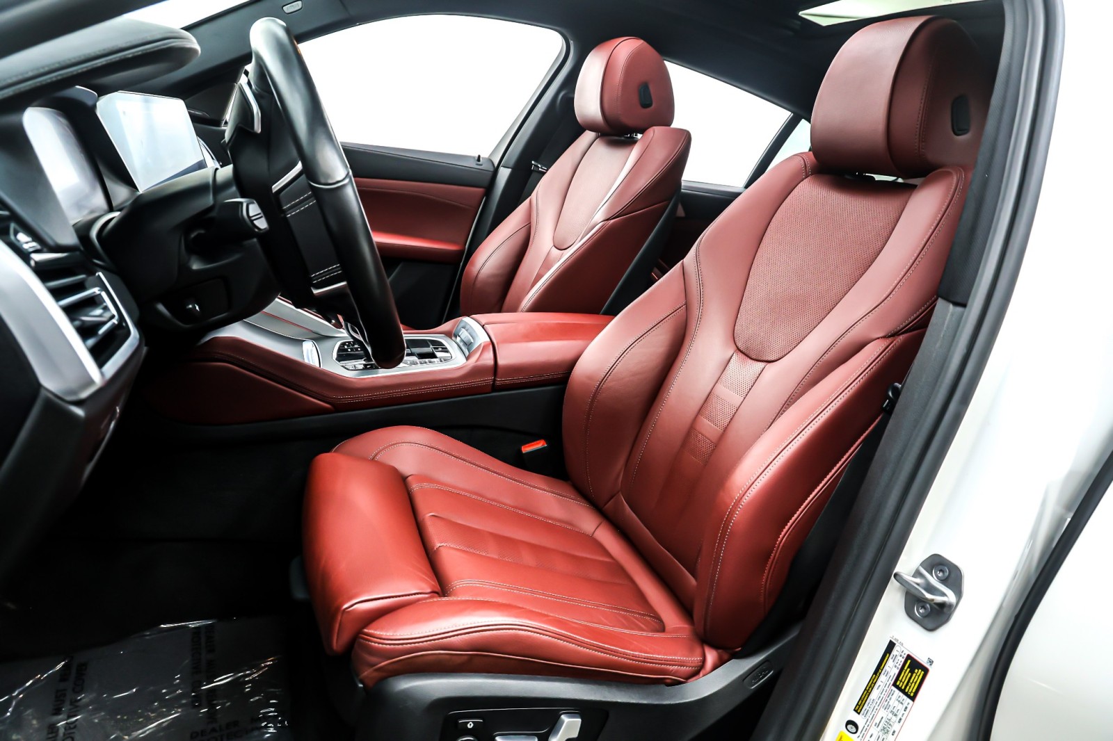 Used 2021 Mineral White Metallic BMW xDrive40i Sports Activity Coupe image 17