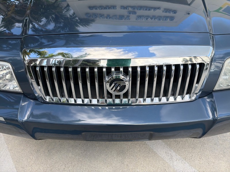 2007 Mercury Grand Marquis LS LOW MILES 52,599 1 OWNER in ,