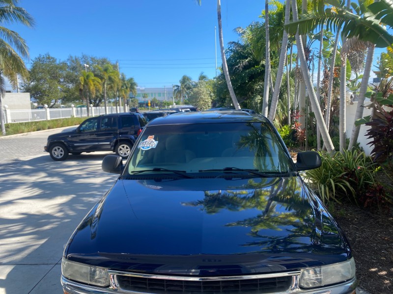 2003 Chevrolet Suburban LT 1 OWNER NO ACCIDENTS in ,