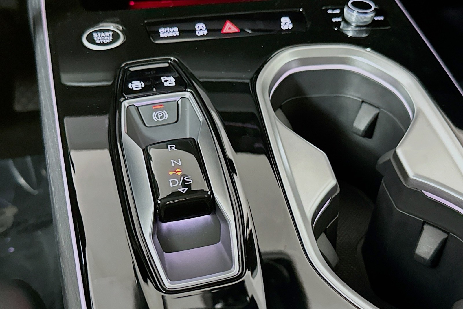 New 2026 Daytona Gray Pearl Effect Audi Premium Plus image 7