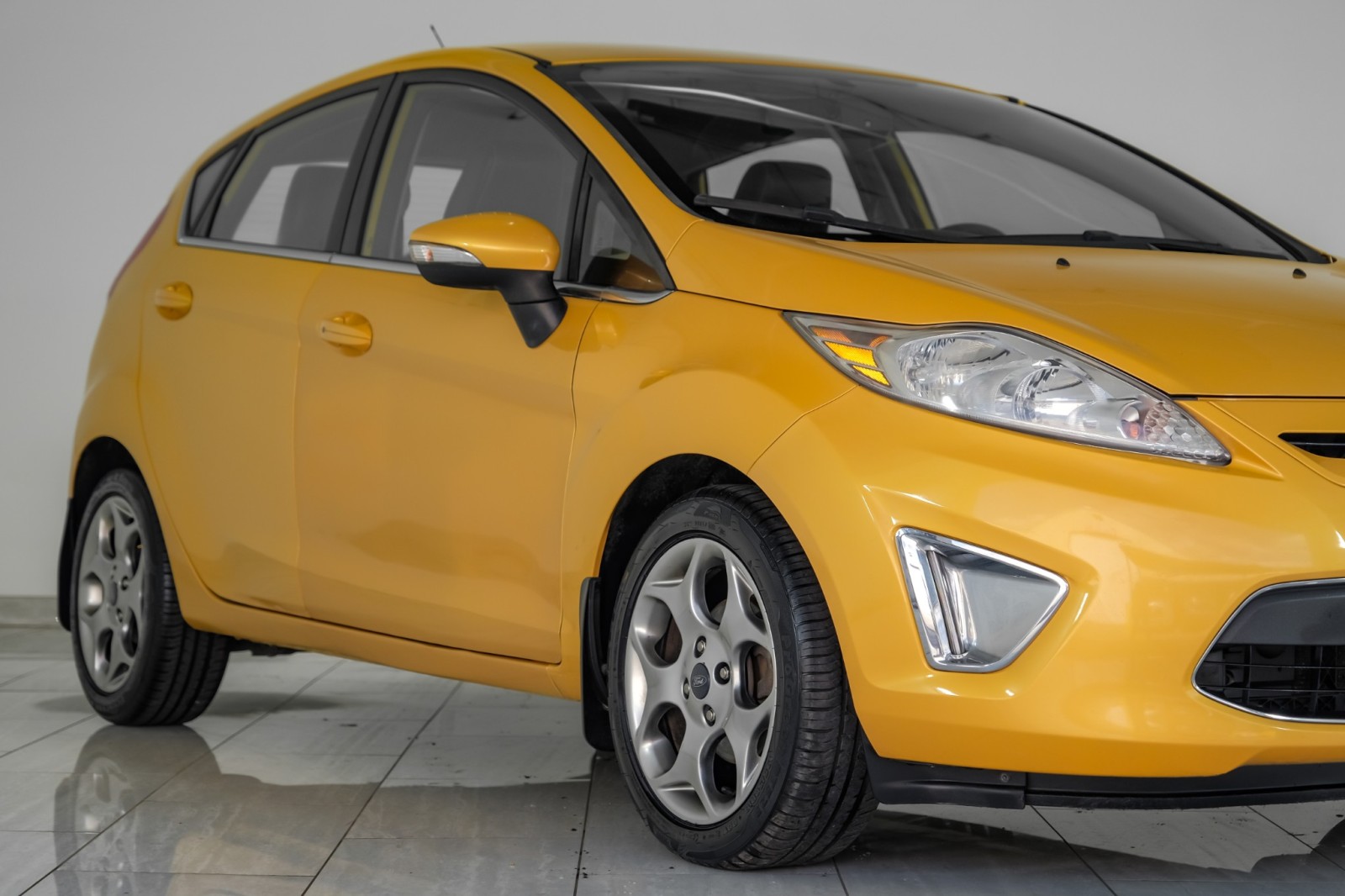 2011 Ford Fiesta SES HATCHBACK AUTOMATIC LEATHER HEATED SEATS KEYLE 3