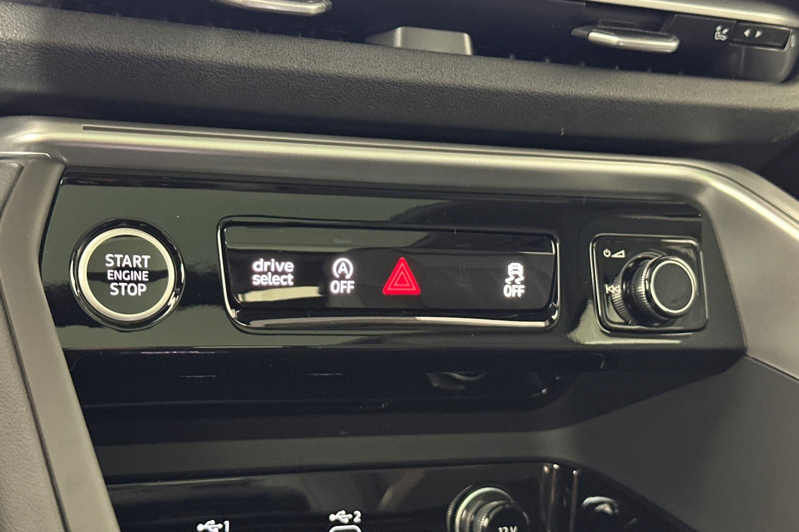 New 2025 Glacier White Metallic Audi Premium Plus 2.0 TFSI quattro image 19