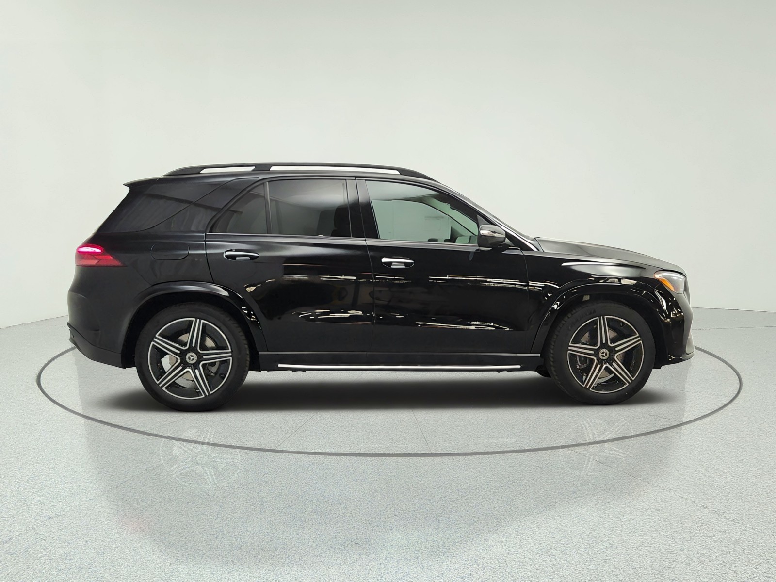 New 2026 Black Mercedes-Benz GLE 450 4MATIC® SUV image 4