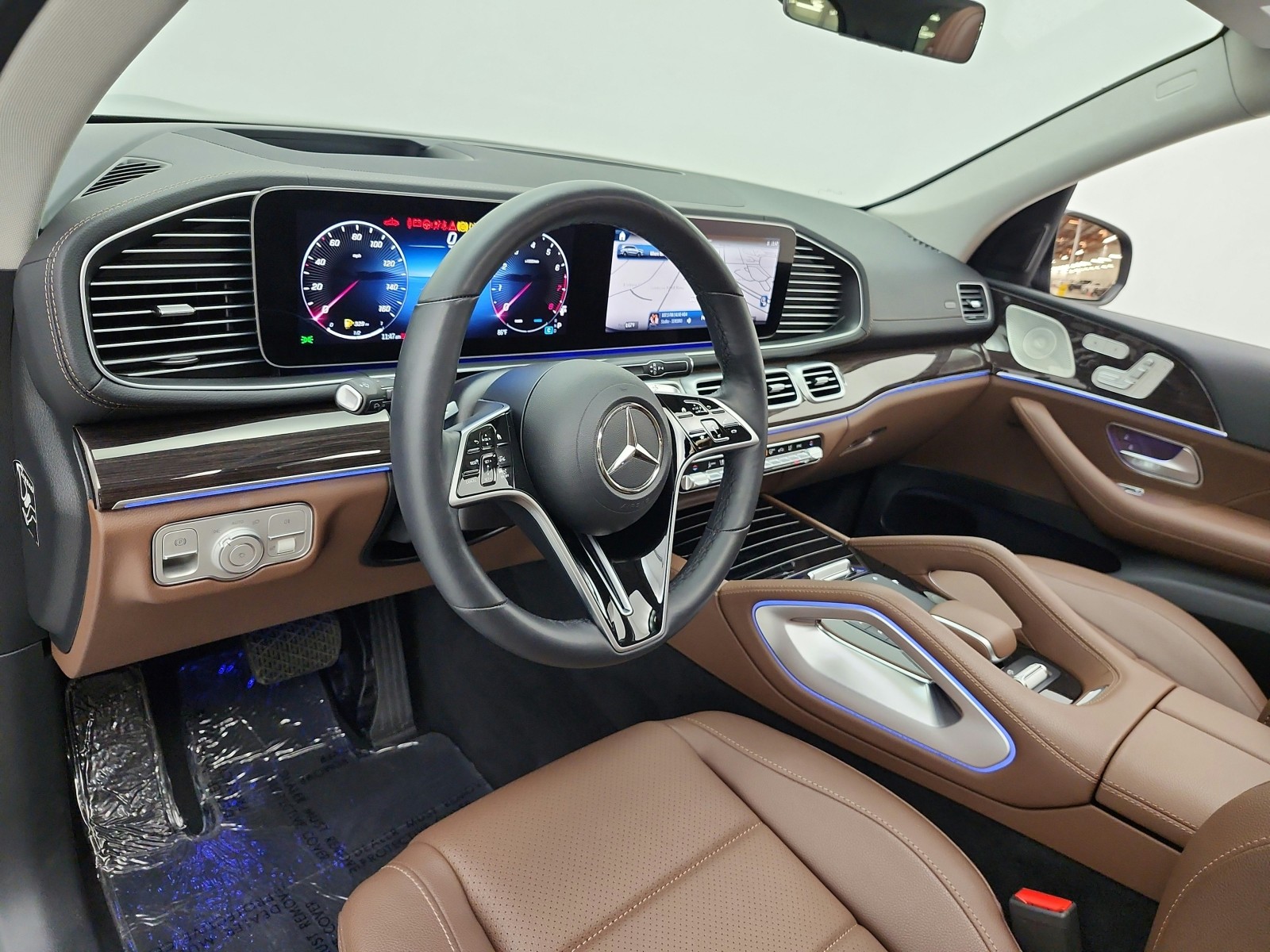 Certified Used 2026 Obsidian Black Metallic Mercedes-Benz GLS 450 4MATIC® SUV image 9