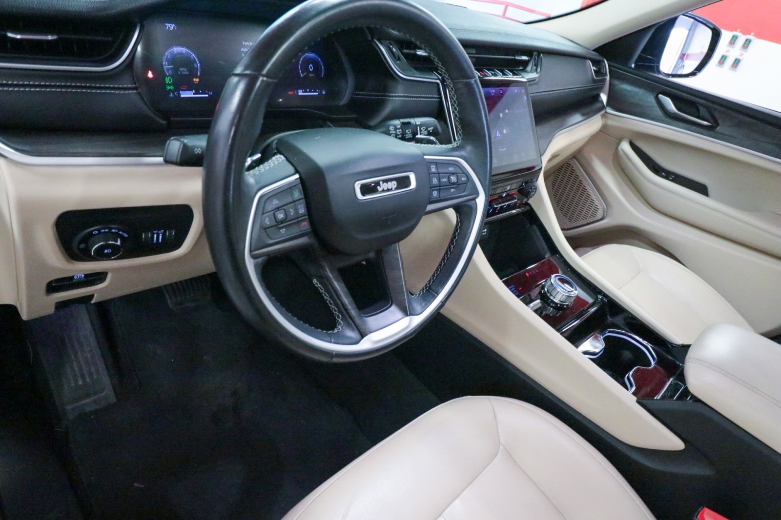 Used Car 2021 Jeep Grand Cherokee L  Limited For Sale Under $30,000 In Austin, Texas