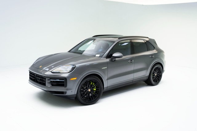 2025  Cayenne E-Hybrid in , 