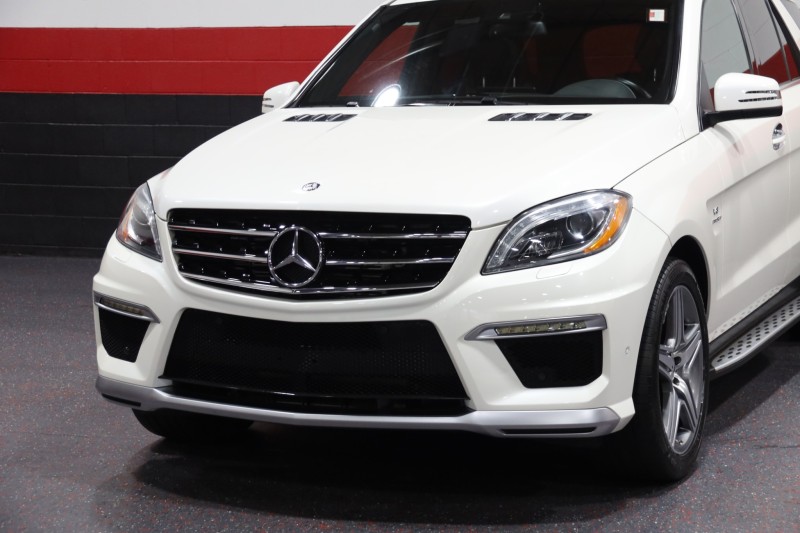 2013 Mercedes-Benz ML63 AMG 4-Matic 4dr Suv in , 