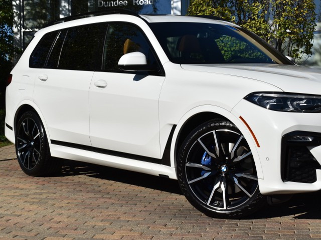 2021 BMW X7 M Sport Executive Pkg. Luxury Seating Pano Moonroo 4