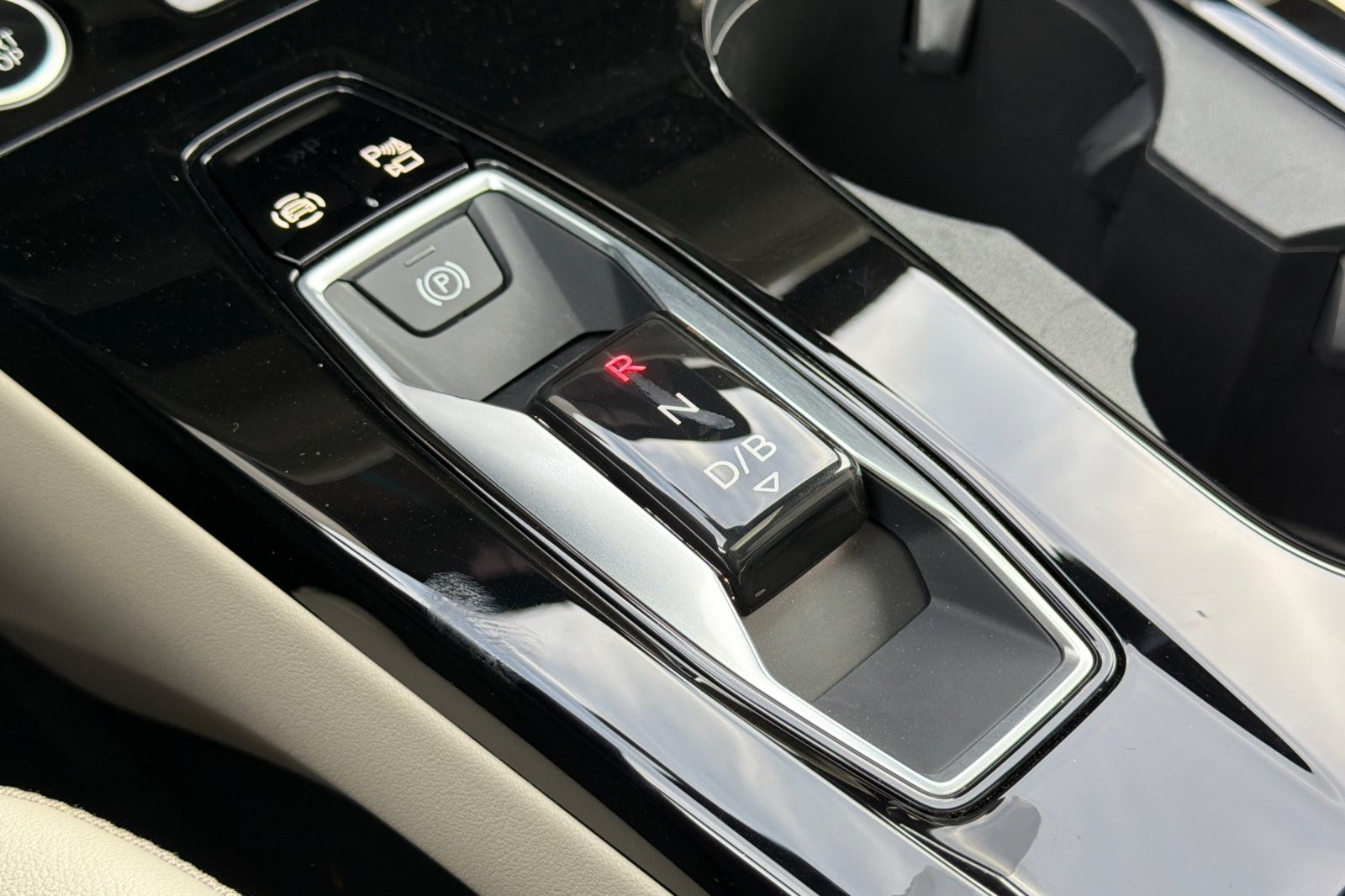 Certified Used 2025 Glacier White Metallic Audi Premium Plus quattro image 21