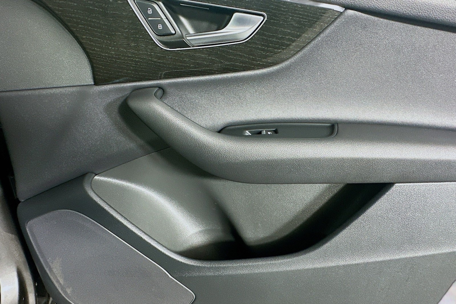 Used 2025 Samurai Gray Metallic Audi Premium image 23