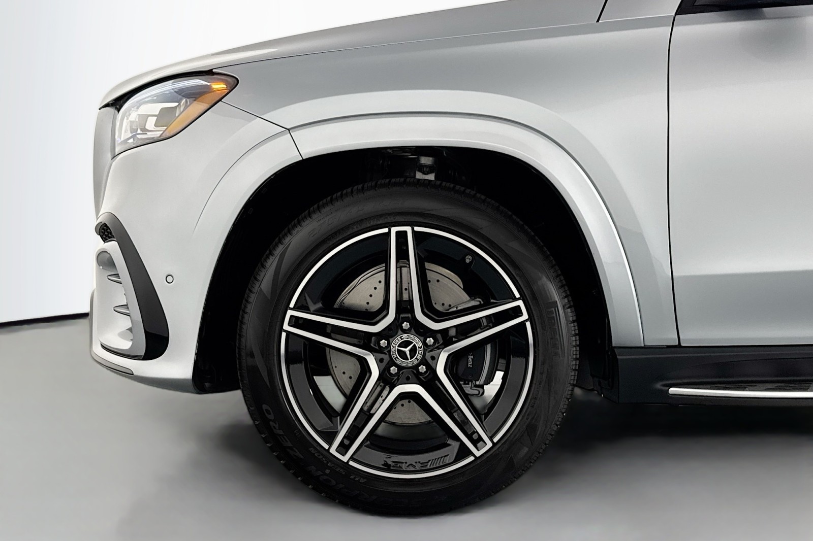 New 2026 Cirrus Silver Metallic Mercedes-Benz GLS 450 4MATIC® SUV image 10