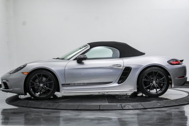 2023 Porsche 718 Boxster T 10