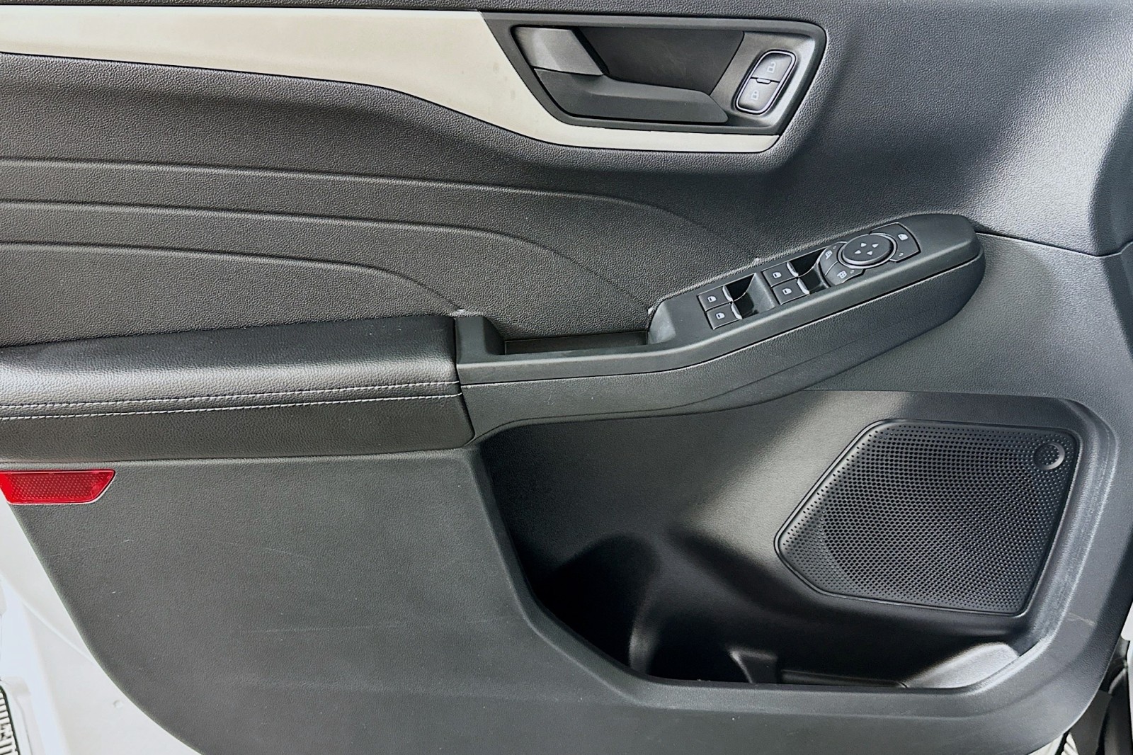 Used 2022 Oxford White Ford S image 21