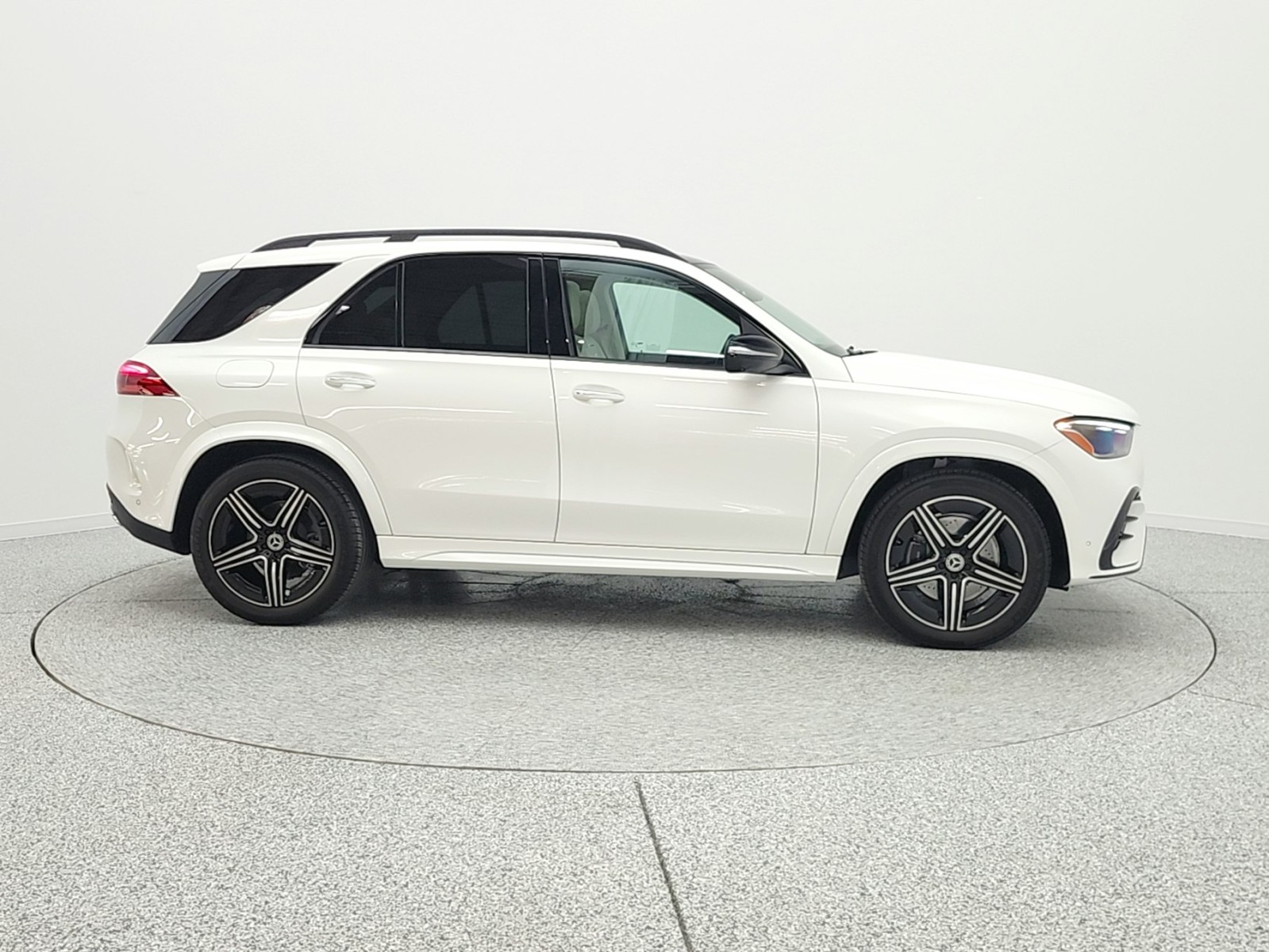 Used 2025 Polar White Mercedes-Benz GLE 350 SUV image 4