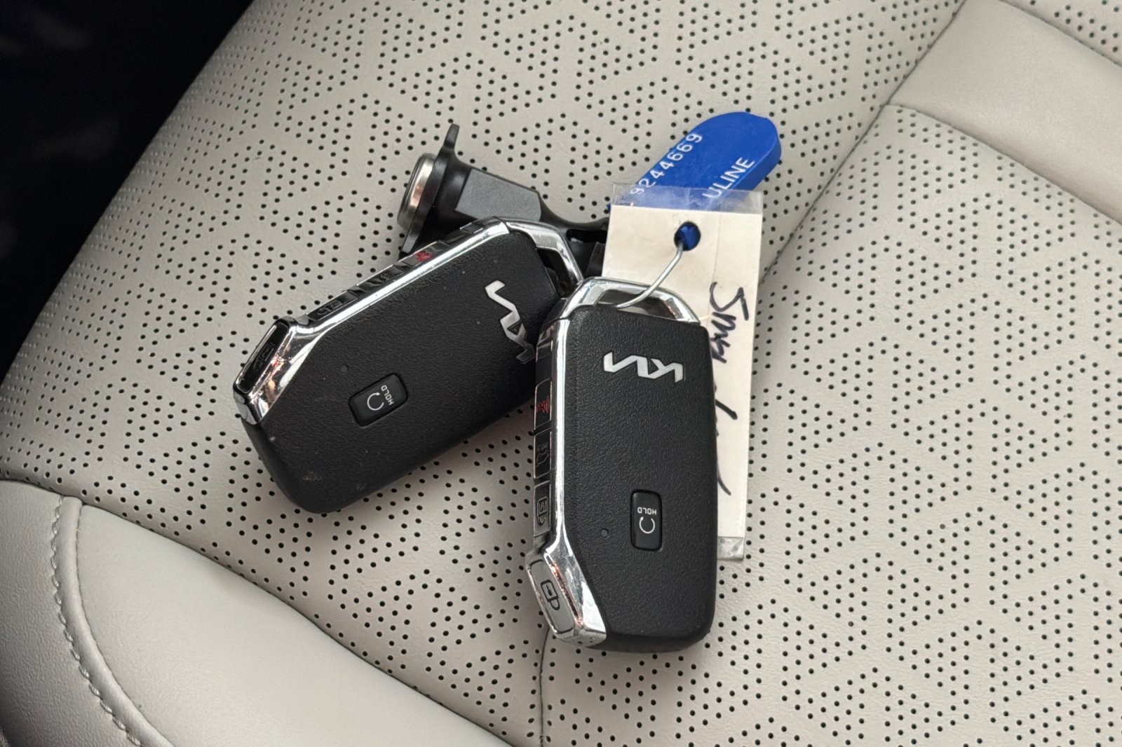 Used 2022 Gravity Blue Kia SX AWD image 25