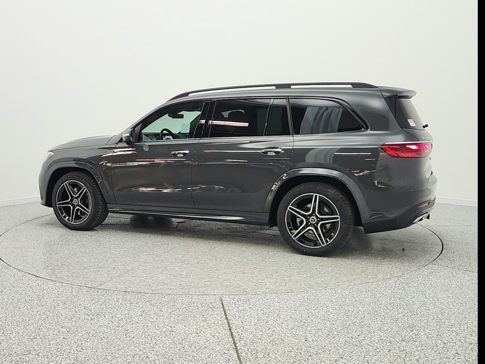 New 2026 MANUFAKTUR Signature Silicon Grey Mercedes-Benz GLS 450 4MATIC® SUV image 8