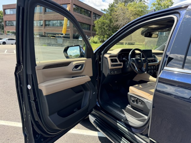 2023 Chevrolet Suburban Premier 30