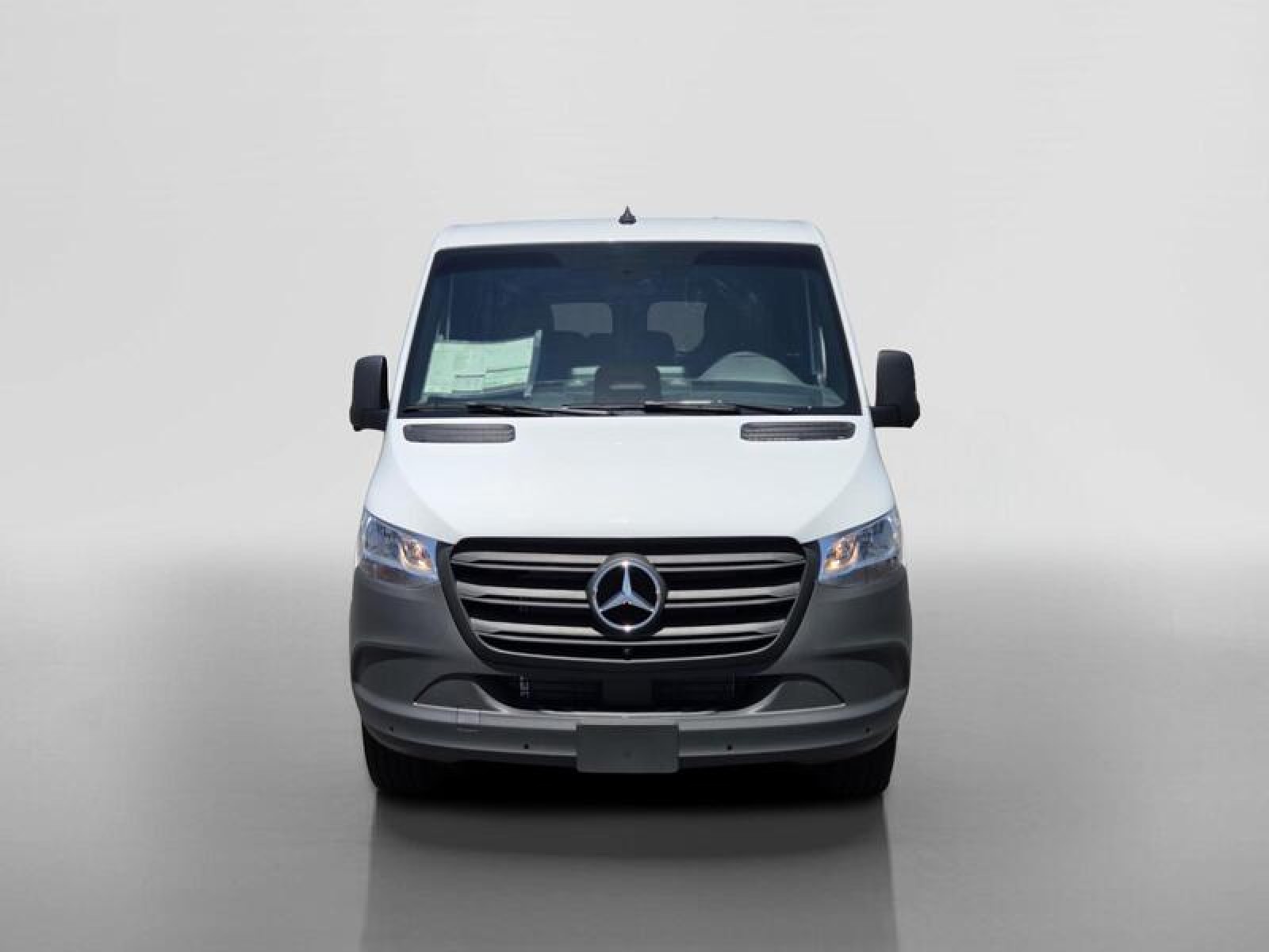 New 2026 ARCTIC WHITE Mercedes-Benz  image 9
