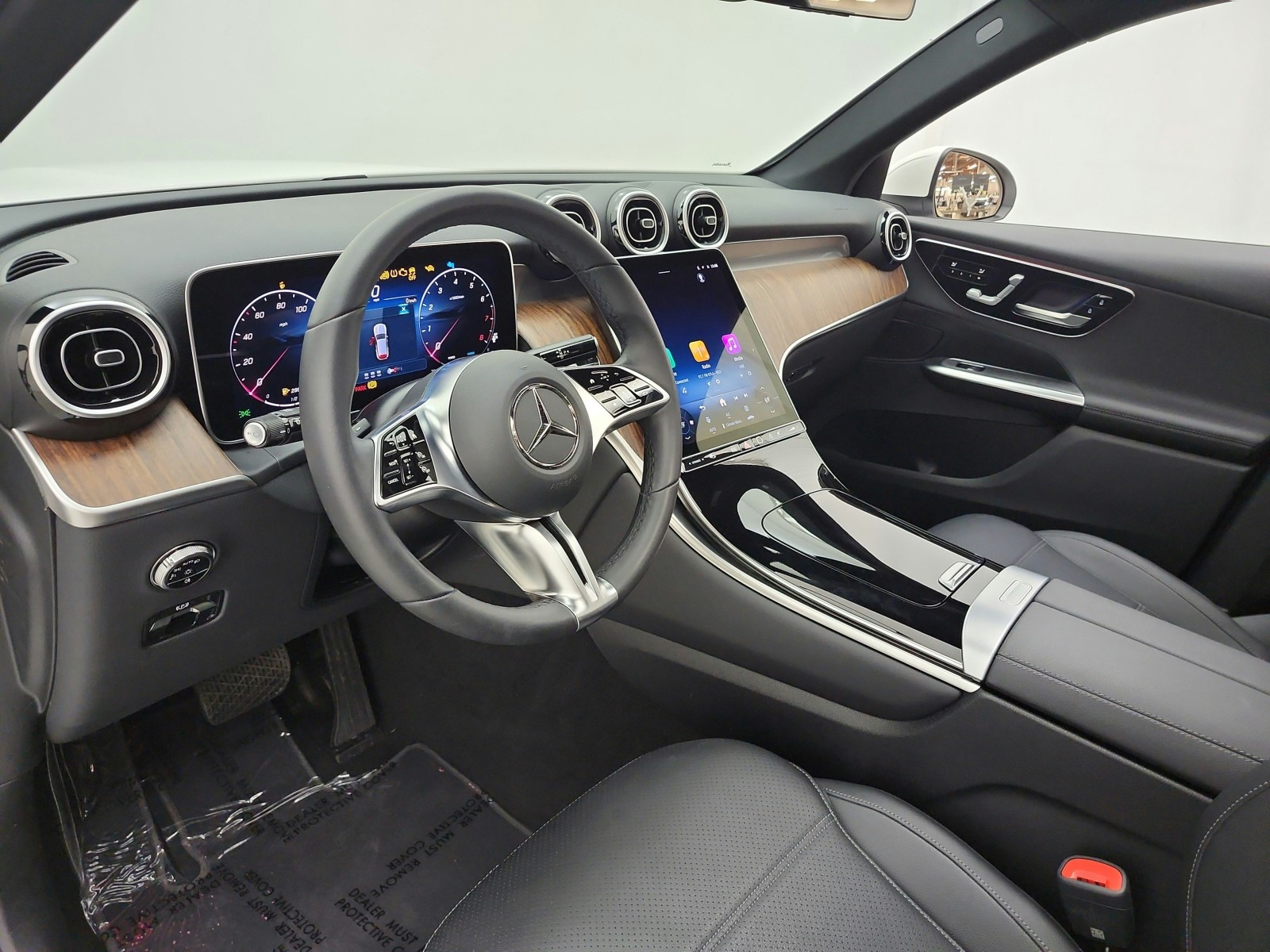 Used 2026 Polar White Mercedes-Benz GLC 300 SUV image 12