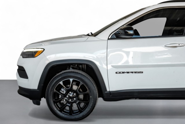 2022 Jeep Compass Latitude Lux 12