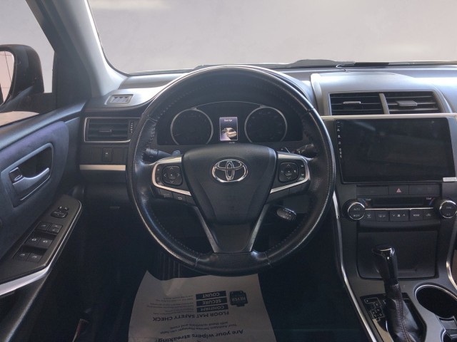 2015 Toyota Camry XSE 12